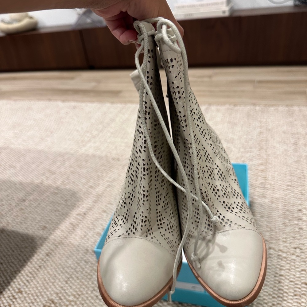 Vivienne Westwood Cream Perforated Leather Ankle Booties. NEW WITH BOX - Picture 8 of 10